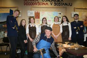 dijaki in čevljar gospod Koren